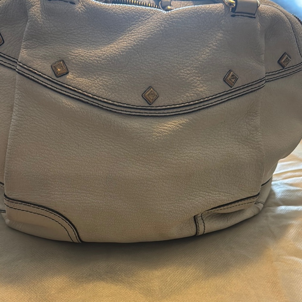 MCM Authentic Elegant Cream Handbag - Picture 7 of 16